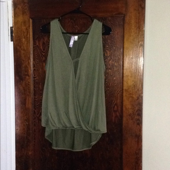 Top sleeveless - Picture 1 of 3